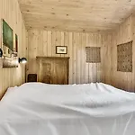 Дом отдыха Gorgeous In With Sauna *